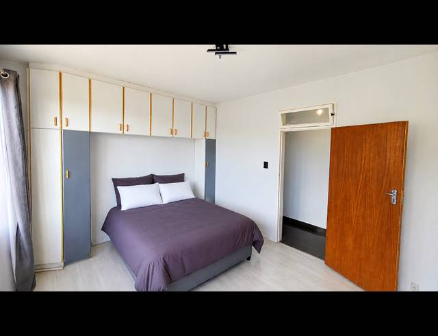1.5 BEDROOM APARTMENT FOR SALE IN ESSENWOOD